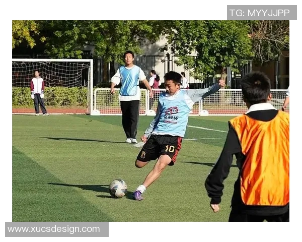 热爱足球的心声与梦想在绿茵场上绽放的青春篇章